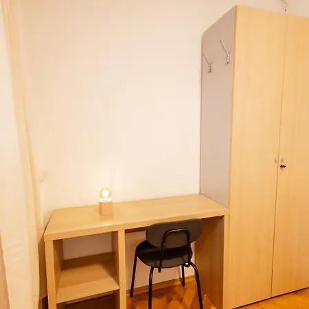 Lägenhet Hozi House -4 Cozy Apartment's Free Parking *
