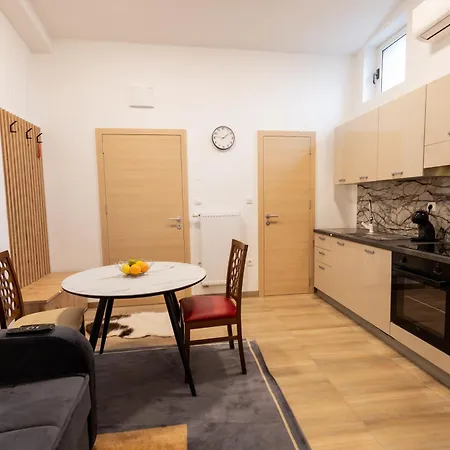 Hozi House -4 Cozy Apartment's Free Parking *