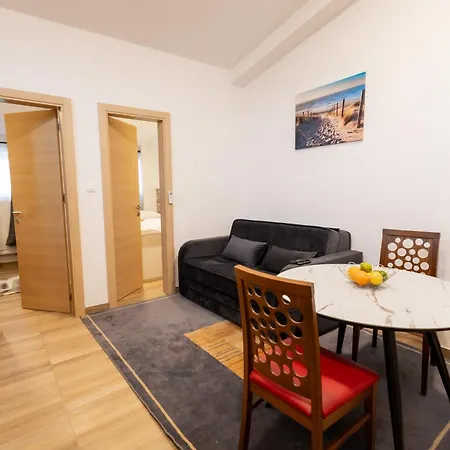 Hozi House -4 Cozy Apartment's Free Parking Apartamento Liubliana